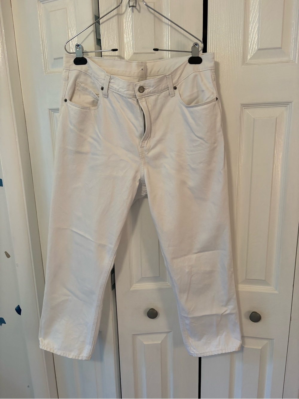 Old Navy women’s White Straight-Leg Jeans